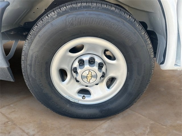 2025 Chevrolet Express Cutaway 3500 1WT