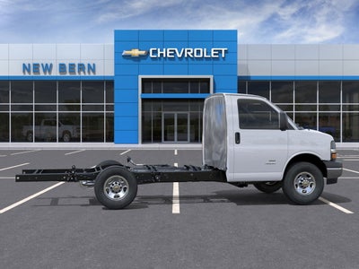2025 Chevrolet Express Cutaway 3500 1WT