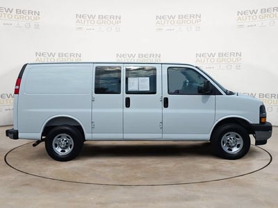 2025 Chevrolet Express Cargo WT