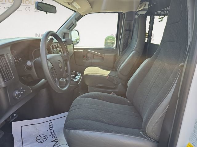 2025 Chevrolet Express Cargo WT