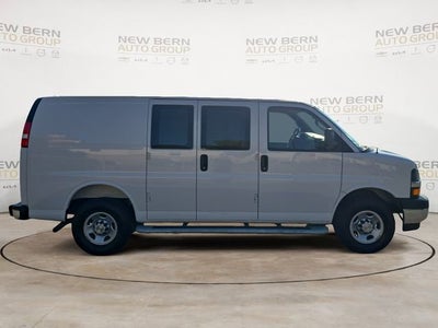 2025 Chevrolet Express Cargo WT
