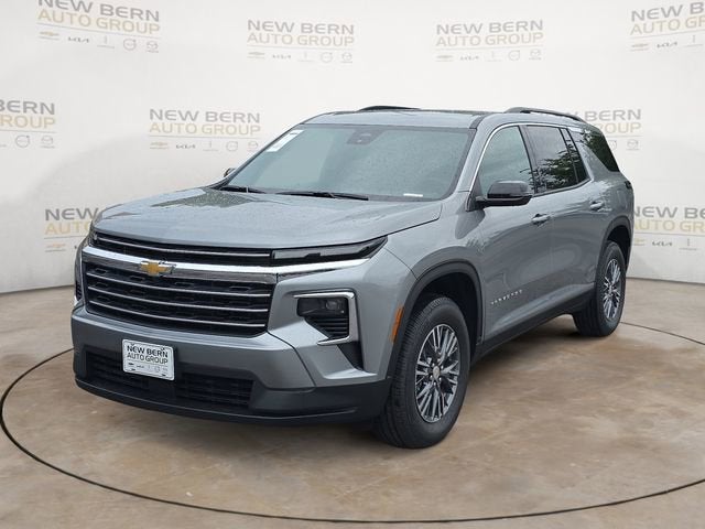 2026 Chevrolet Traverse FWD LT's photo