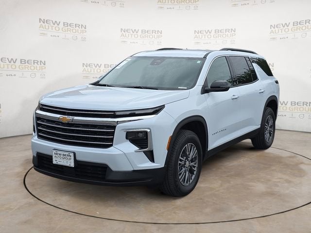 2026 Chevrolet Traverse FWD LT's photo
