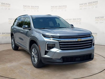 2025 Chevrolet Traverse LT