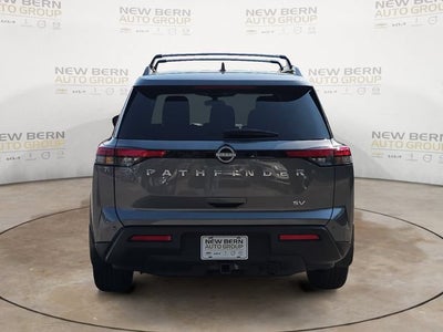 2024 Nissan Pathfinder SV