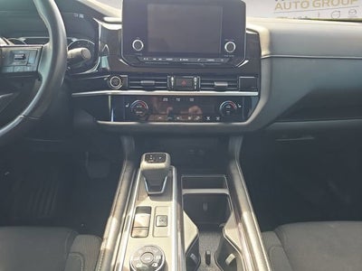 2022 Nissan Pathfinder SV