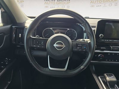 2022 Nissan Pathfinder SV