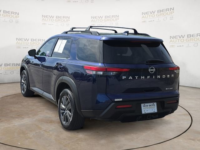 2022 Nissan Pathfinder SV