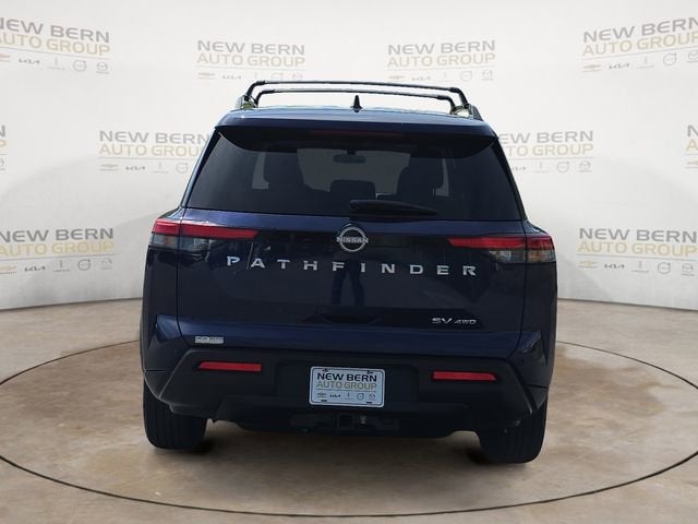 2022 Nissan Pathfinder SV