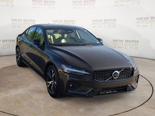 2025 Volvo S60 Plus