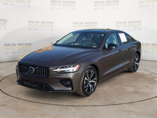 2025 Volvo S60 Plus