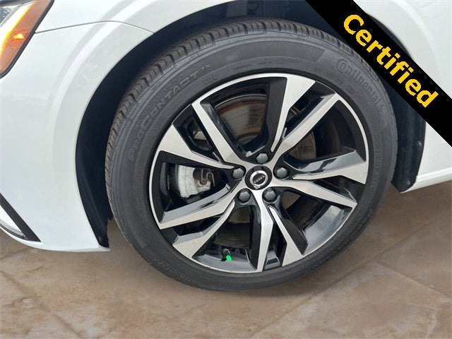 2024 Volvo S60 Core Dark Theme