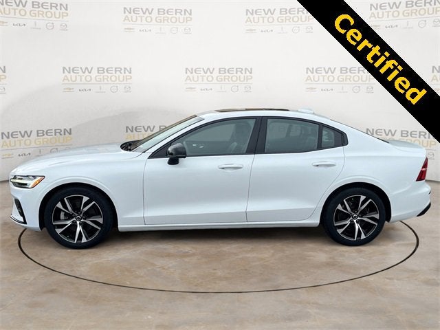 2024 Volvo S60 Core Dark Theme