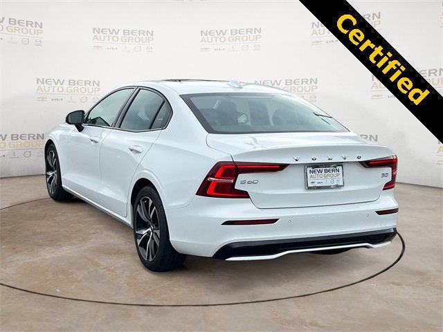 2024 Volvo S60 Core Dark Theme