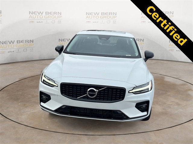 2024 Volvo S60 Core Dark Theme