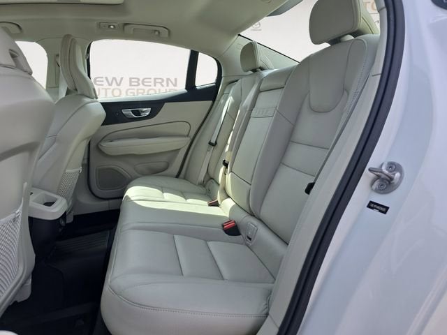 2024 Volvo S60 Core Dark Theme