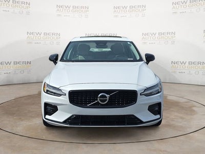 2024 Volvo S60 Core Dark Theme