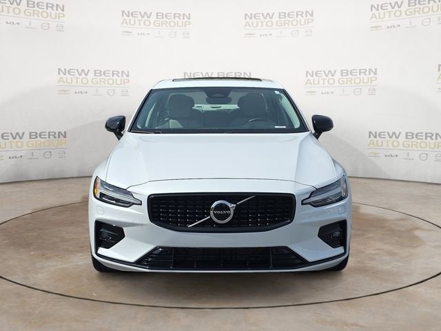 2024 Volvo S60 Core Dark Theme