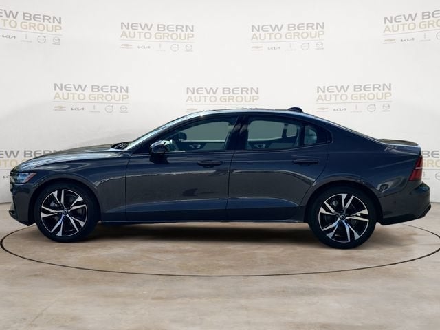 2024 Volvo S60 Plus Dark Theme