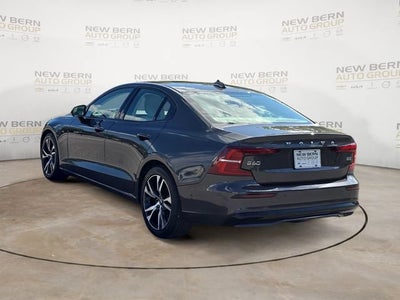 2024 Volvo S60 Plus Dark Theme