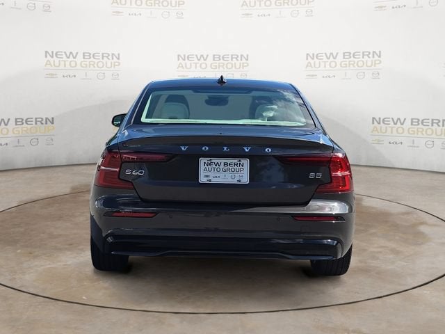 2024 Volvo S60 Plus Dark Theme
