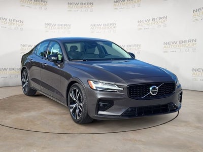 2024 Volvo S60 Plus Dark Theme