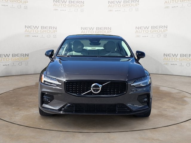 2024 Volvo S60 Plus Dark Theme