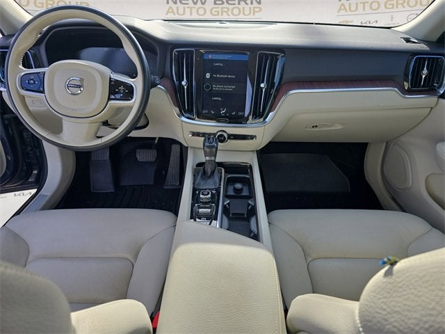 2020 Volvo V60 Momentum