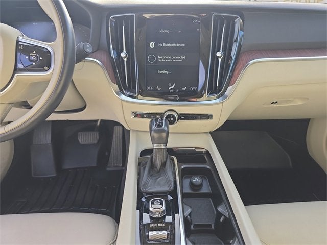 2020 Volvo V60 Momentum