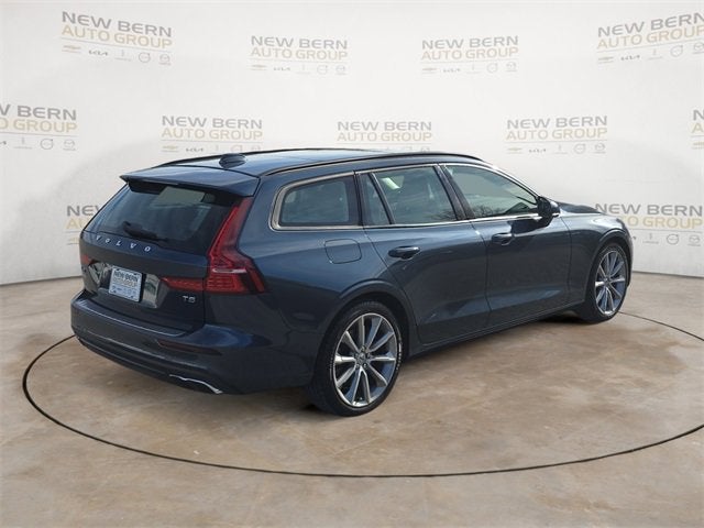 2020 Volvo V60 Momentum