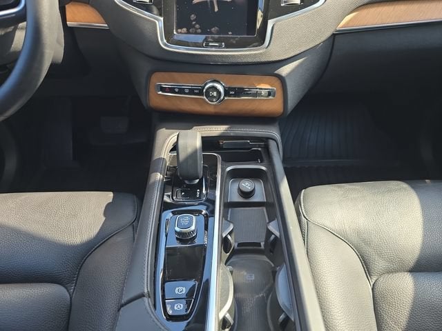 2023 Volvo XC90 Plus