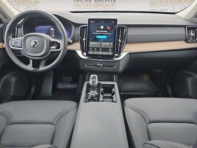 2025 Volvo XC90 Core