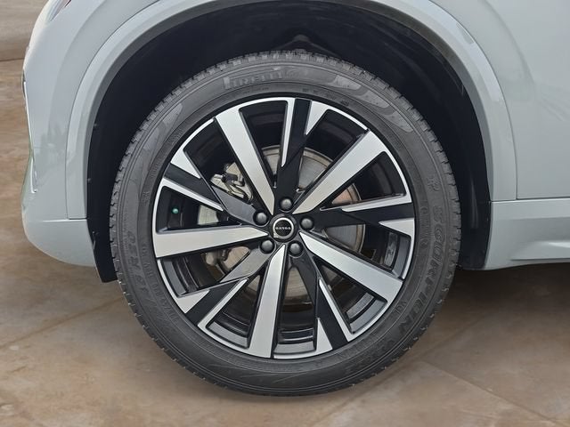 2025 Volvo XC90 Core