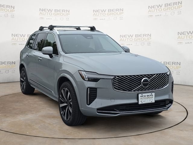 2025 Volvo XC90 Core