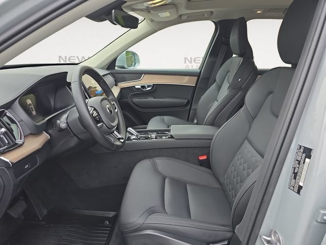2025 Volvo XC90 Core