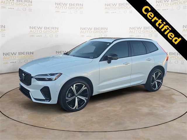 2022 Volvo XC60 R-Design