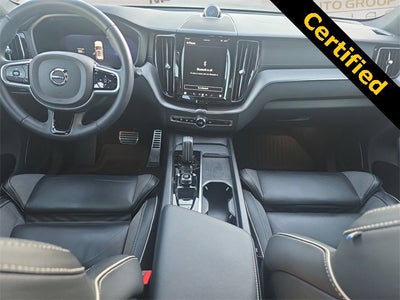 2022 Volvo XC60 R-Design