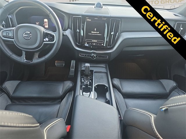 2022 Volvo XC60 R-Design