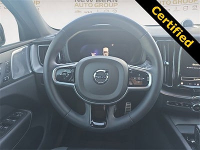 2022 Volvo XC60 R-Design