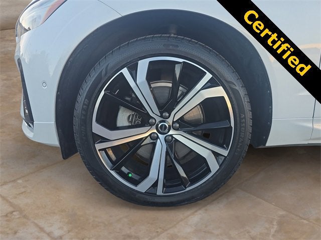 2022 Volvo XC60 R-Design