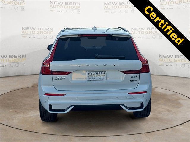 2022 Volvo XC60 R-Design