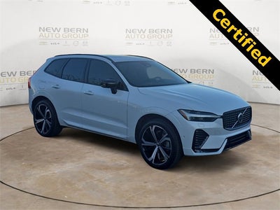 2022 Volvo XC60 R-Design
