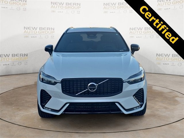2022 Volvo XC60 R-Design