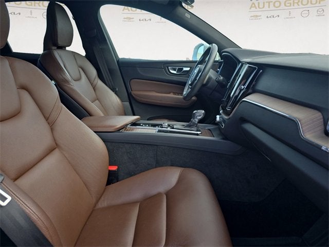 2021 Volvo XC60 Momentum