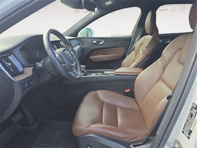 2021 Volvo XC60 Momentum
