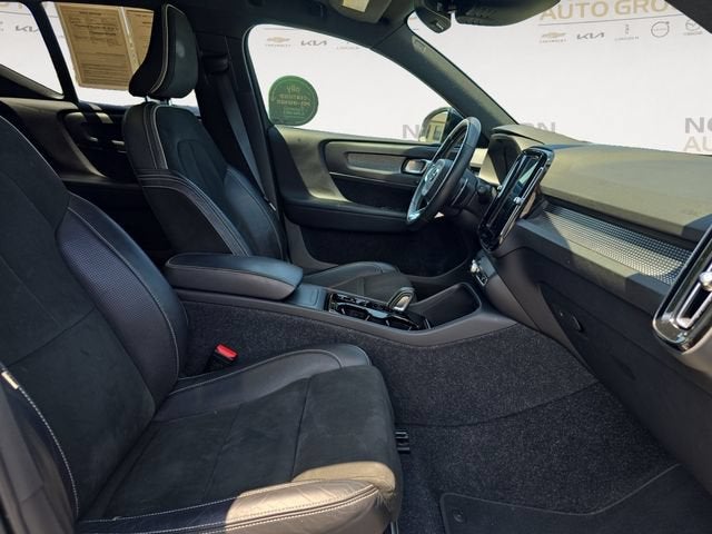 2020 Volvo XC40 R-Design