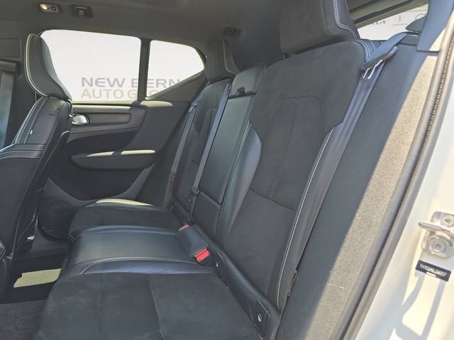 2020 Volvo XC40 R-Design