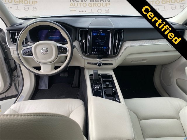 2023 Volvo XC60 Plus Bright Theme