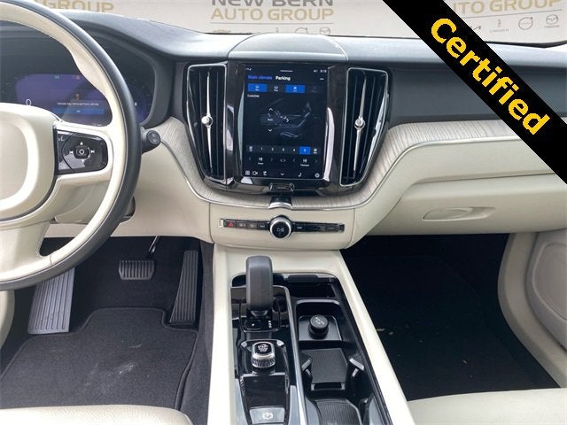 2023 Volvo XC60 Plus Bright Theme