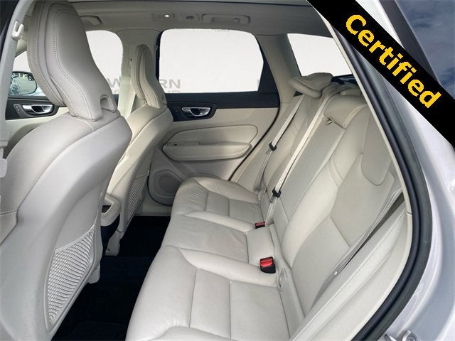 2023 Volvo XC60 Plus Bright Theme
